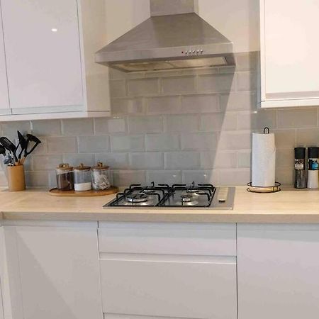 Garden Of Eden 1 Bedroom Flat In Fishponds Bristol Kültér fotó