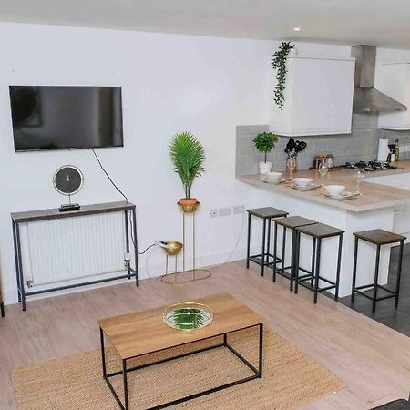 Garden Of Eden 1 Bedroom Flat In Fishponds Bristol Kültér fotó