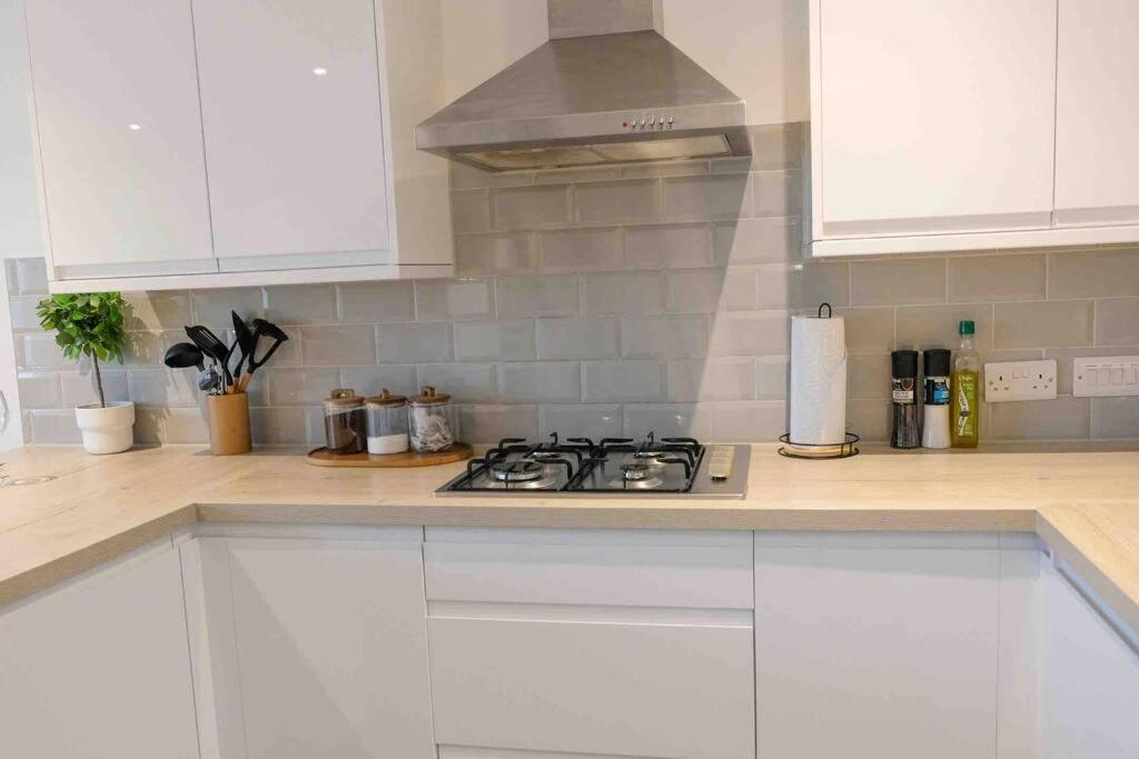 Garden Of Eden 1 Bedroom Flat In Fishponds Bristol Kültér fotó