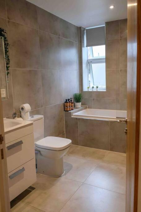 Garden Of Eden 1 Bedroom Flat In Fishponds Bristol Kültér fotó