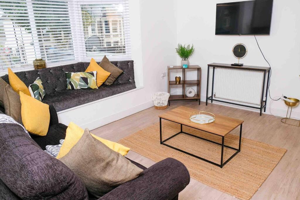 Garden Of Eden 1 Bedroom Flat In Fishponds Bristol Kültér fotó